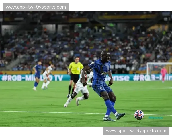 曼城数据:重塑足球与商业未来的智慧引擎 曼城数据:重塑足球与商业未来的智慧引擎